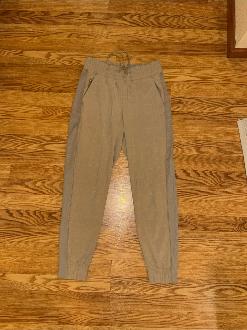 Athleta Women’s Light Taupe Windowpane Joggers